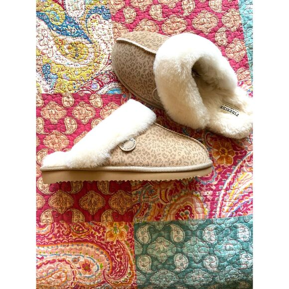 Dearfoam Fireside NWT Leopard Slippers Shearling Scuff Size 11 Women's - Picture 5 of 9